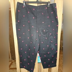 Talbots Sz 16 Side Zip Black Capris w/Red Floral Embroidery